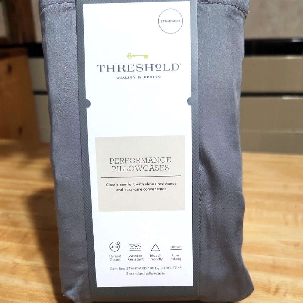 THRESHOLD PERFORMANCE PILLOWCASES